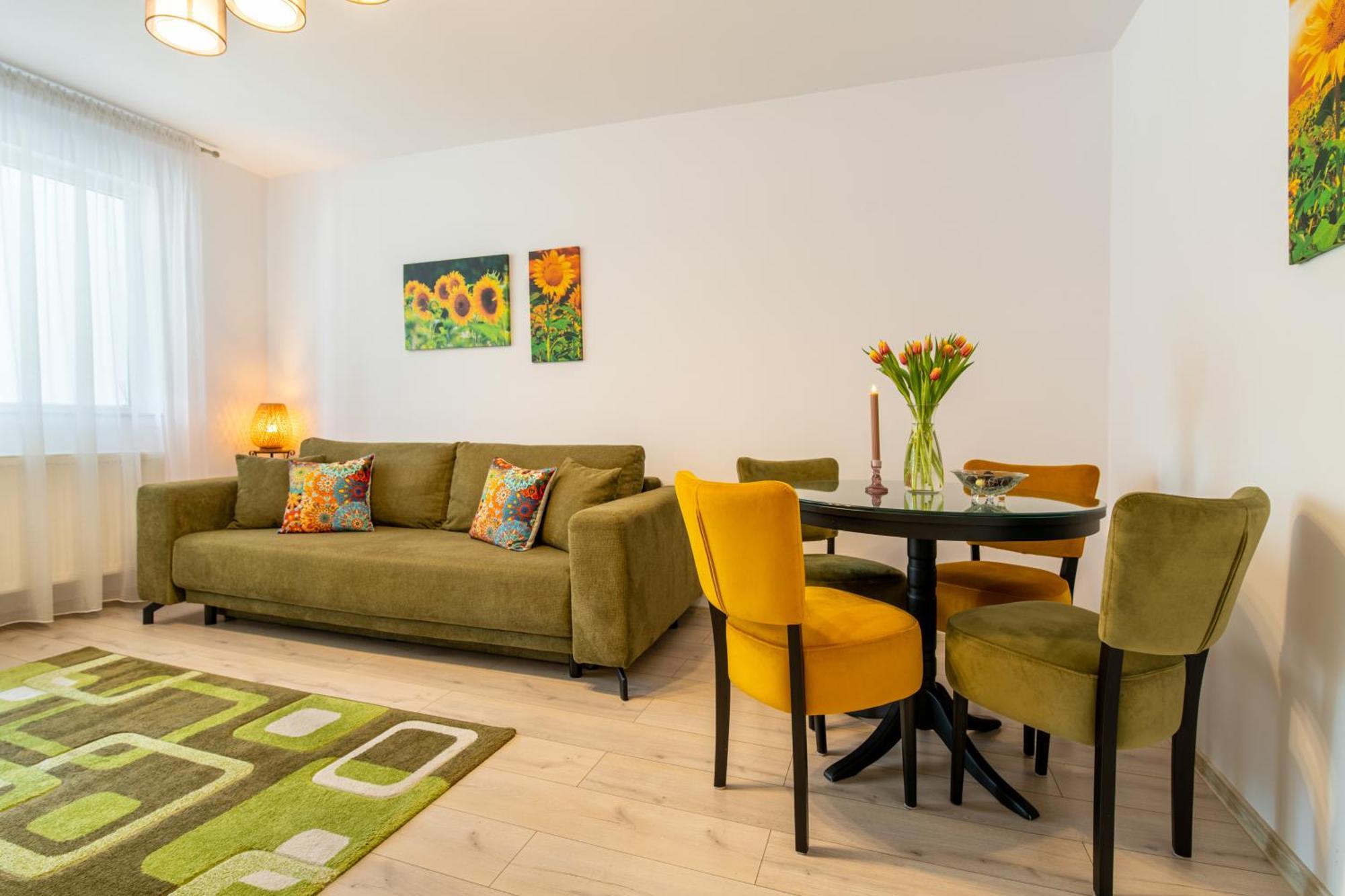 Springhome - Cozy With Balcony & Parking *